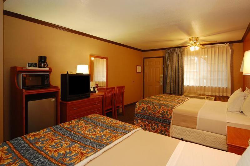 Days Inn By Wyndham Bishop Extérieur photo