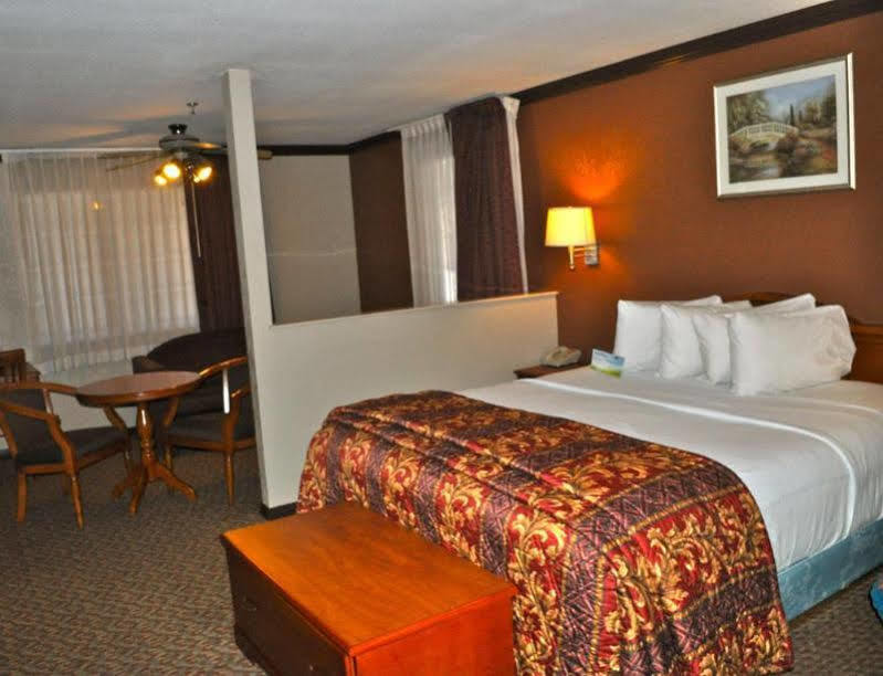 Days Inn By Wyndham Bishop Extérieur photo