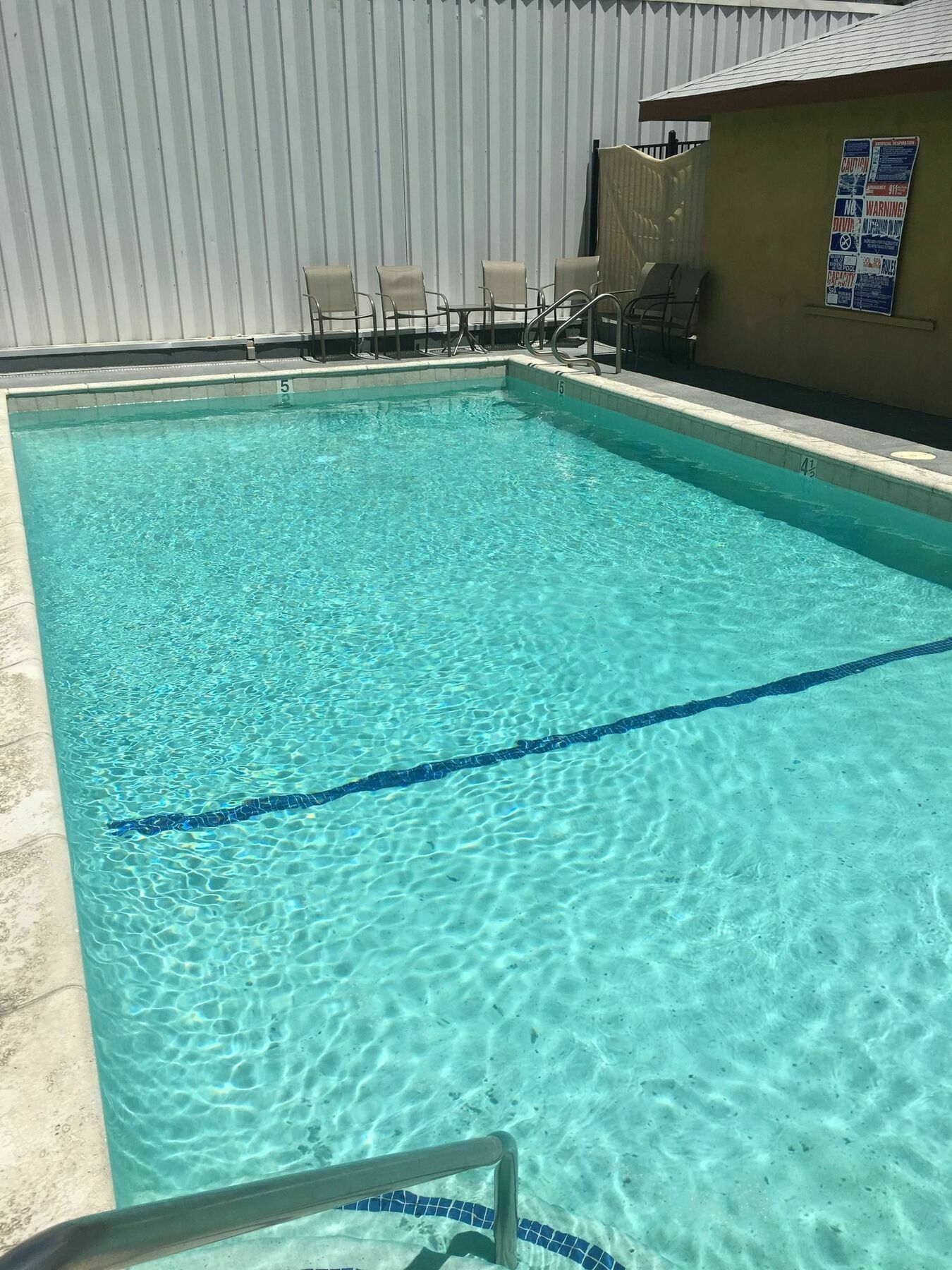 Days Inn By Wyndham Bishop Extérieur photo